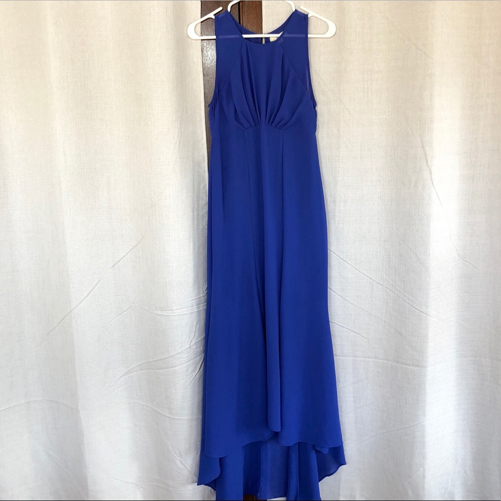 Beautiful blue dress! 👗